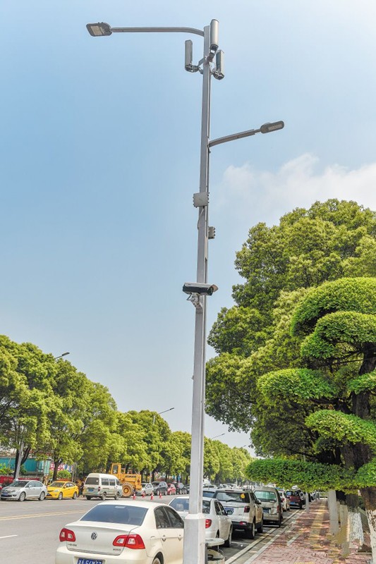 湖南首條“智(zhi)慧炤(zhao)明路”亮相長沙(sha)隆平高科技園